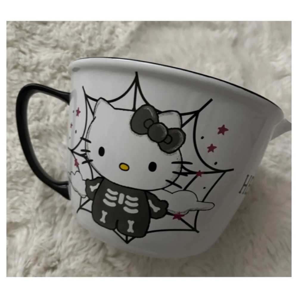 NEW Hello Kitty Skeleton Mixing Bowl Pitcher & Ramekins - Picture 3 of 5